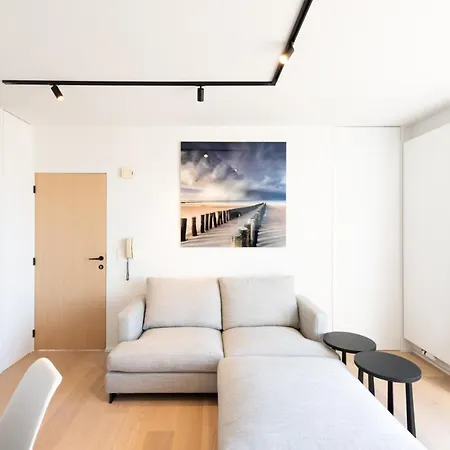 شقة Penthouse With 2 Very Large Terraces South Facing Overlooking Zegemeer, Prime Location, Near The Sea, 2 Bedrooms, Free Garage *